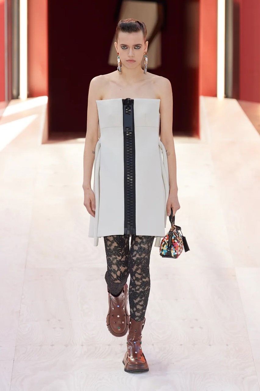 9 best looks: Louis Vuitton Spring/Summer 2023 supersizes on details